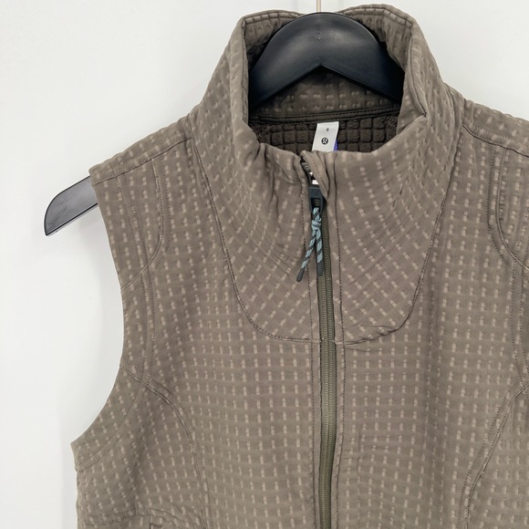 NWT Lululemon Water-Repellent Fleece Hiking Vest Carob Brown Size 8 - Picture 11 of 12